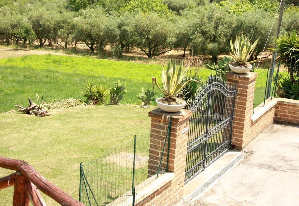 Maison Diamanti Castel di Lama Buitenkant foto