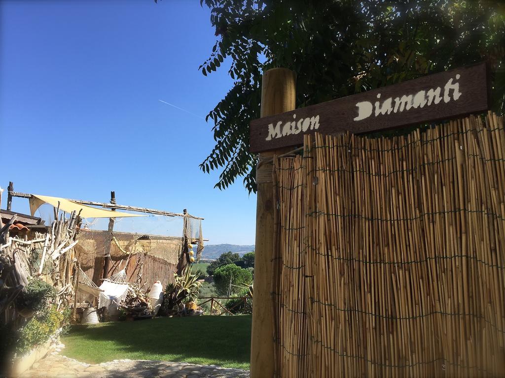 Maison Diamanti Castel di Lama Buitenkant foto